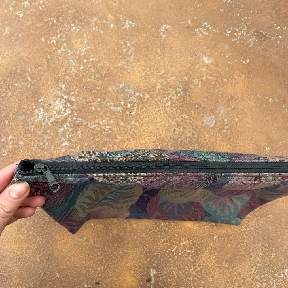 Retro print cosmetics bag